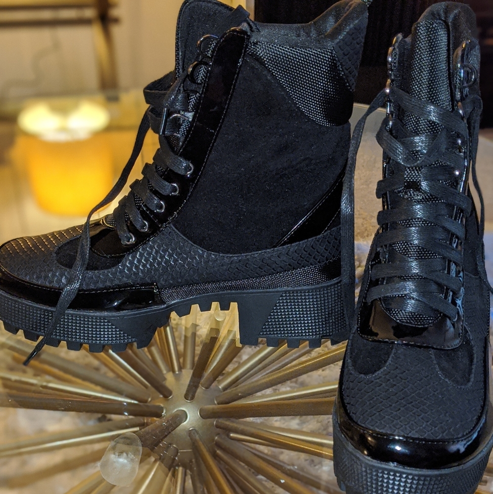 Boots - Picture 4 of 4